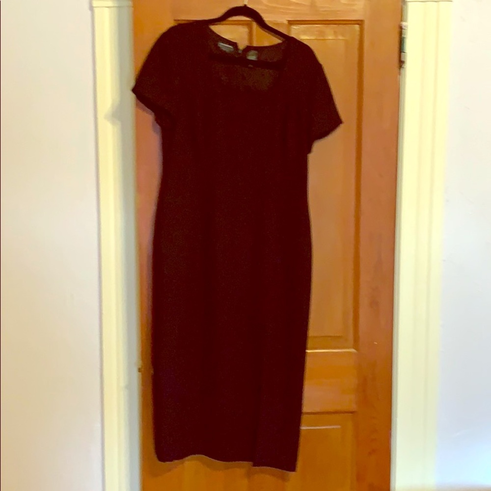 liz claiborne black mid-length dress with slit